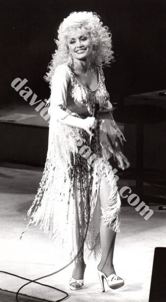 Dolly Parton 1987, New York..jpg